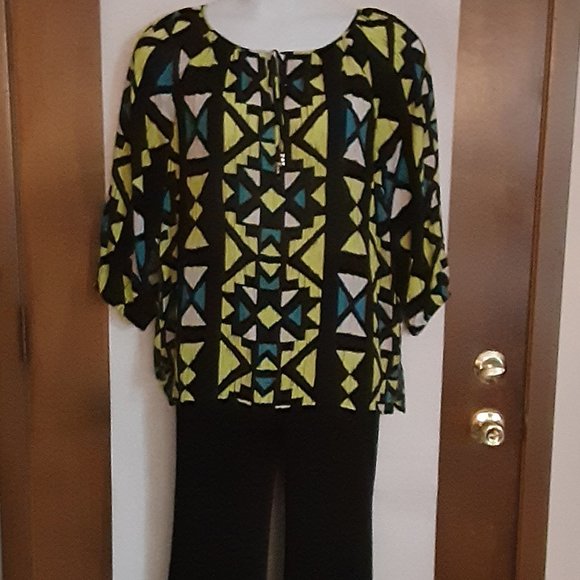 RUBY RD/CRINKLE RAYON BLOUSE/MEDIUM - Picture 2 of 10